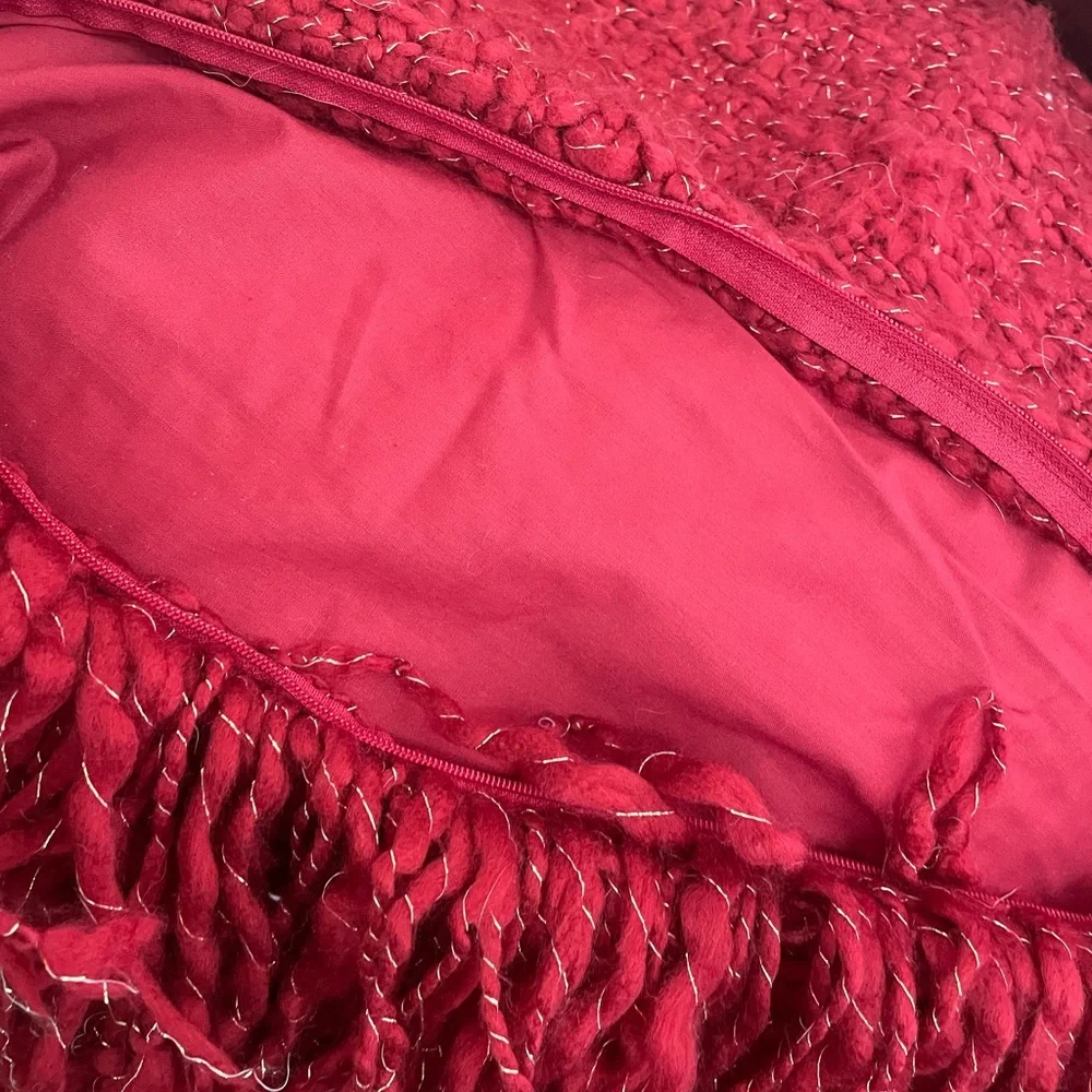 Pottery‎ Barn 24x24 Deep Red Fringe w/ Gold Metallic Threads Pillow Cover Zipper